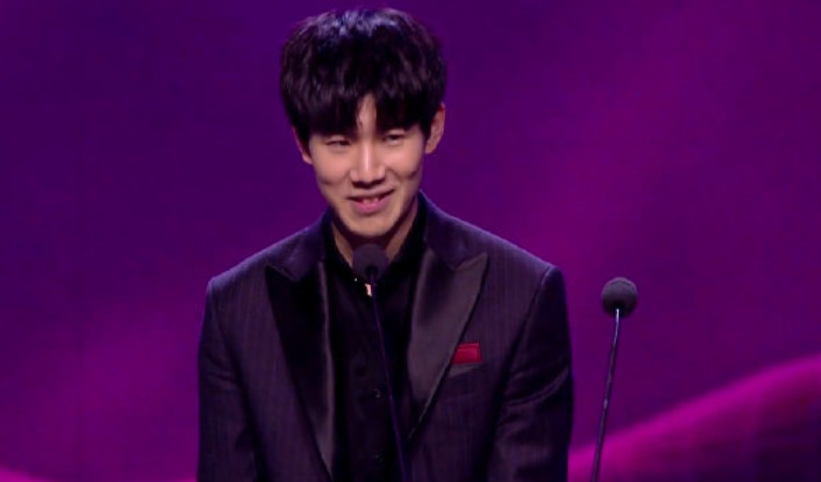 帮助勇士以 帮助勇士以